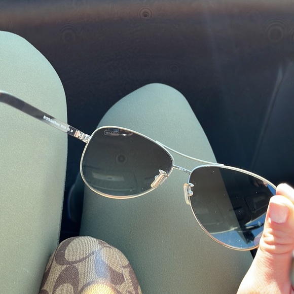 Polarized Coach Aviator Pilot Sunglasses - Picture 4 of 6